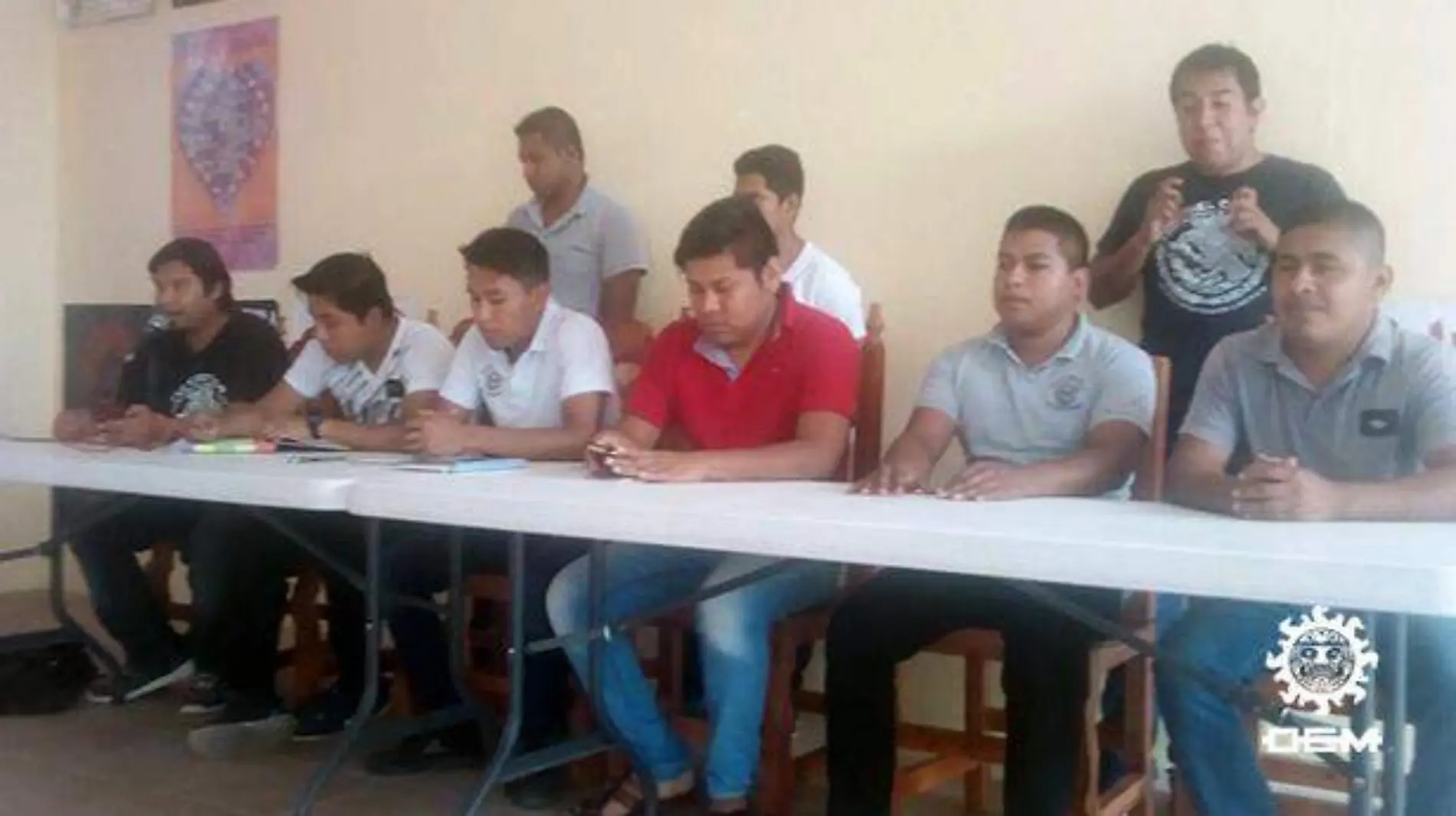 Chilpancingo - ayotzis respaldan a director de la normal